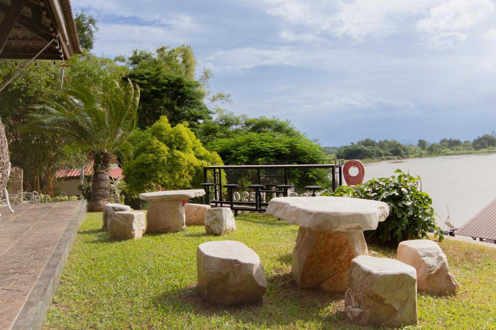 Namsai Resort Kanchanaburi City Exteriör bild