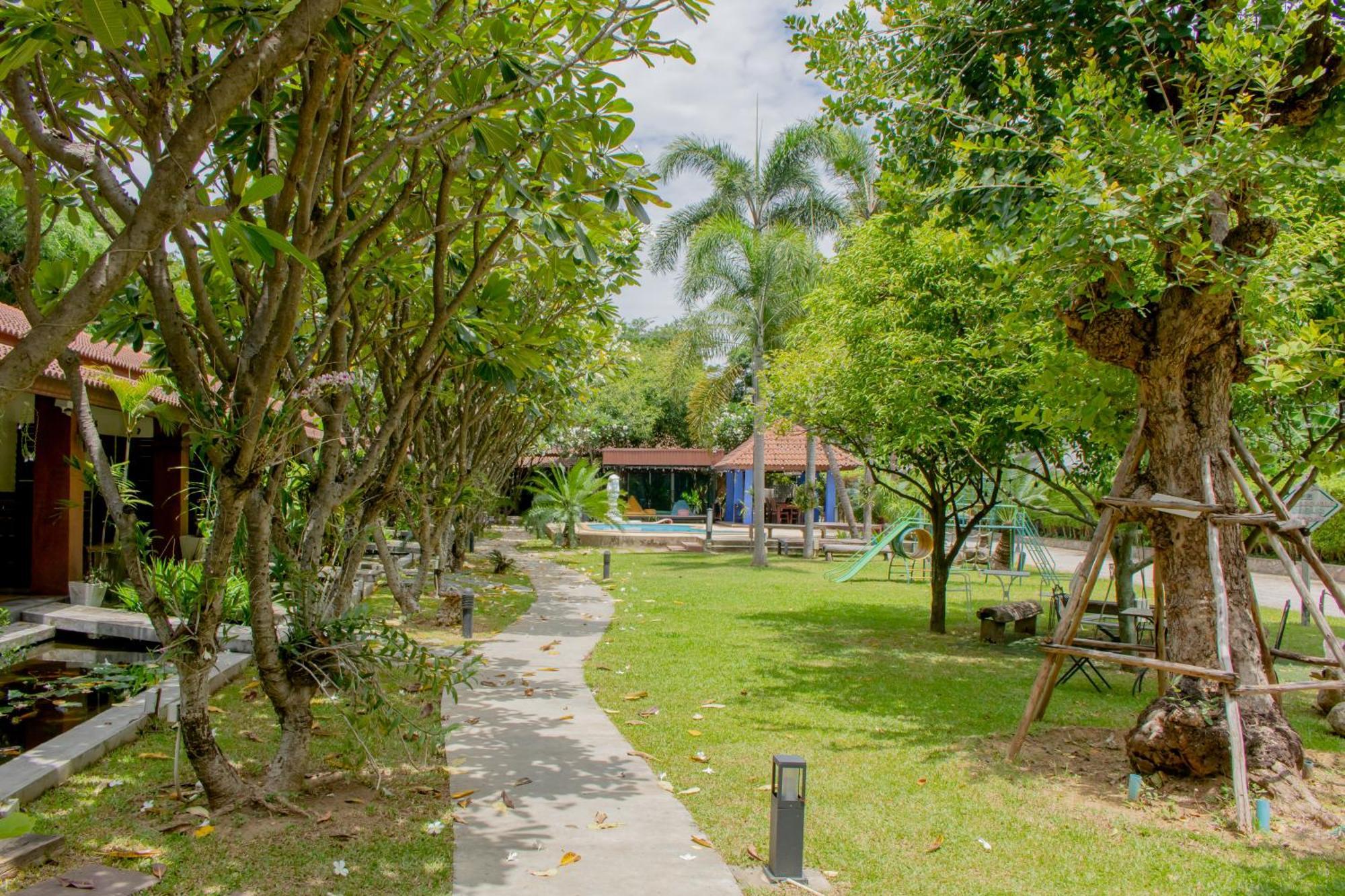 Namsai Resort Kanchanaburi City Exteriör bild