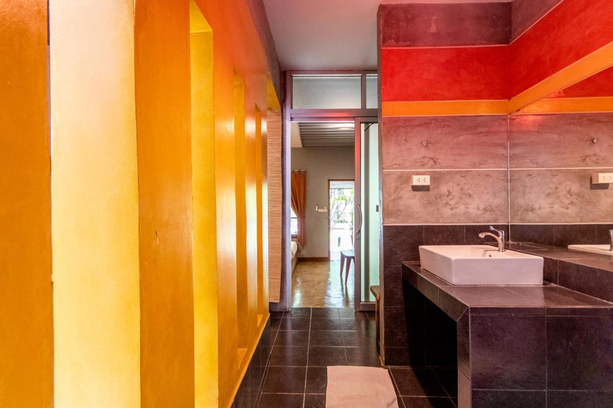 Namsai Resort Kanchanaburi City Rum bild